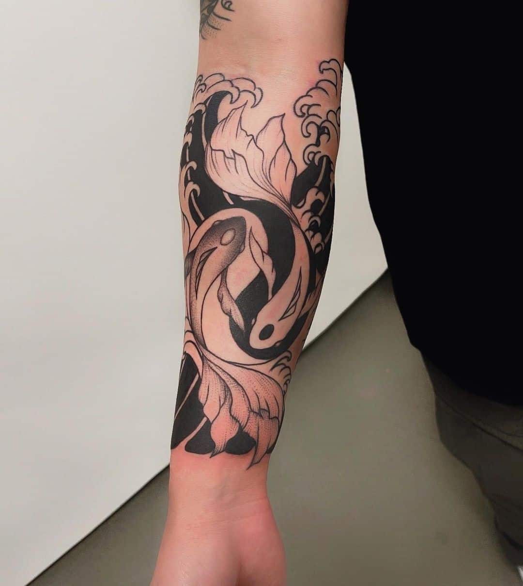 Black Design Yin Yang Tattoo Sleeve