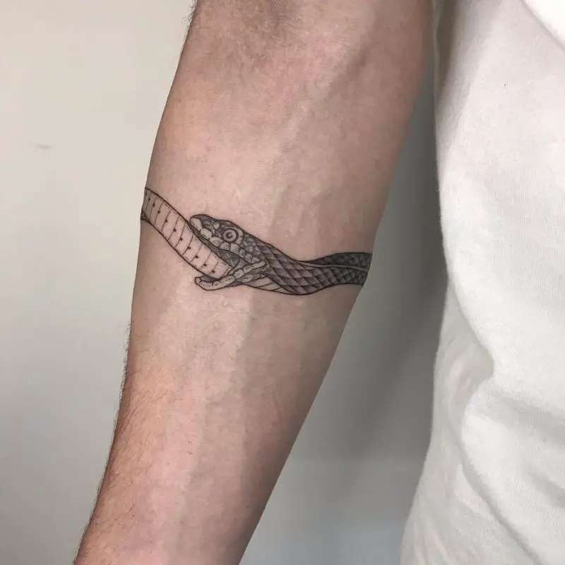 Ouroboros armband tattoo 3