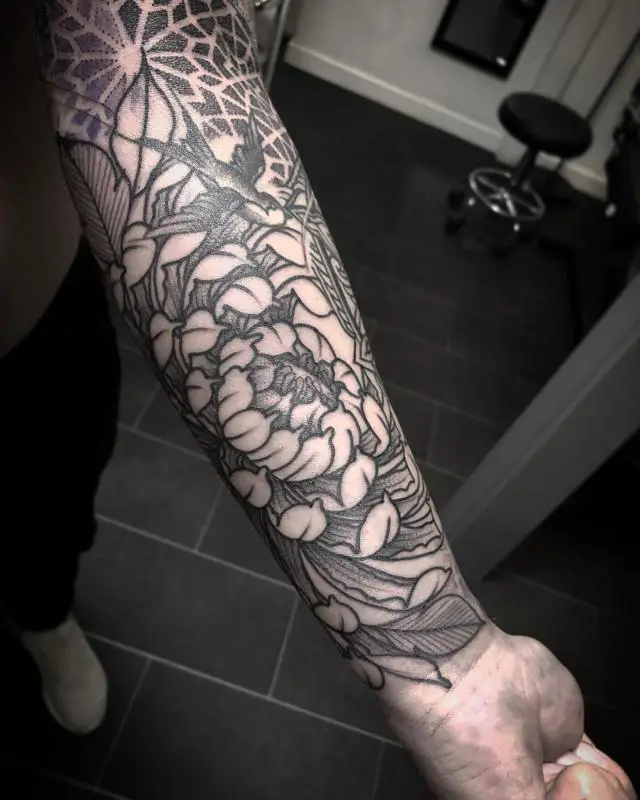 Black and Gray Chrysanthemum Tattoo 1