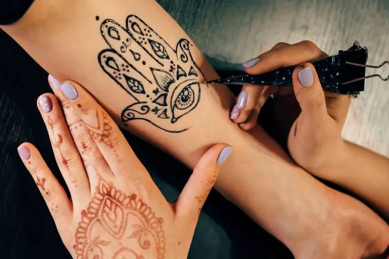 20+ Fashionable Hamsa Tattoo Ideas: Design To Always Protect Your Spirit