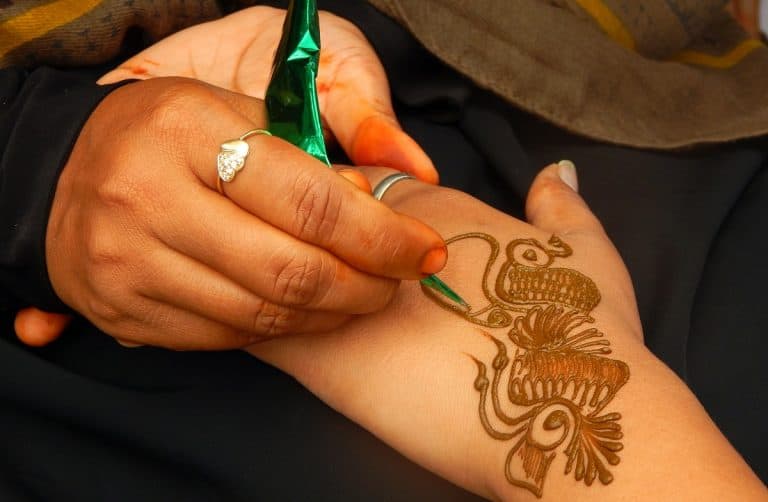How To Remove a Henna Tattoo Dye: Quick and Easy Ways (For Face, Body, and Hair)
